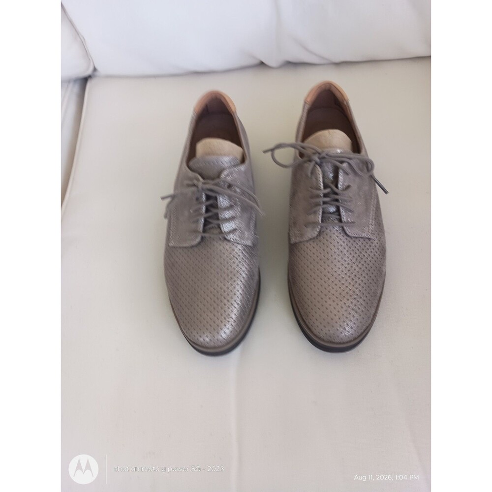 Lightly Used Clarks Women's Shaylin Lace Oxfords Platinum Size 8.5 Wide